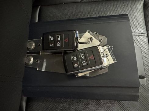 Used 2024 Land Rover Range Rover Evoque S AWD/4WD image 30