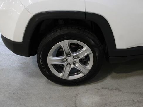Used 2023 Jeep Compass Latitude AWD/4WD image 33