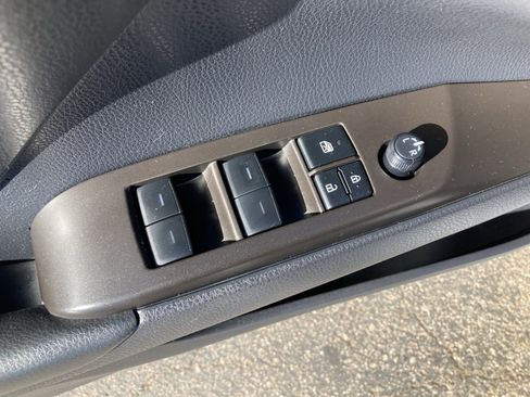 Used 2023 Toyota Camry SE image 12