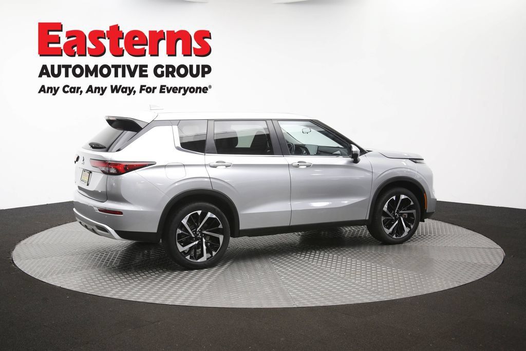 Used 2024 Mitsubishi Outlander SE FWD image 43