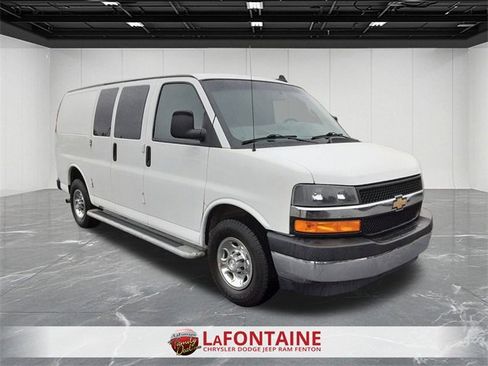Used 2021 Chevrolet Express 2500 w/ Driver Convenience Package image 7