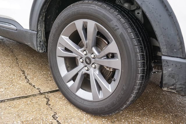 Used 2022 Ford Explorer XLT w/ Equipment Group 202A AWD/4WD image 10