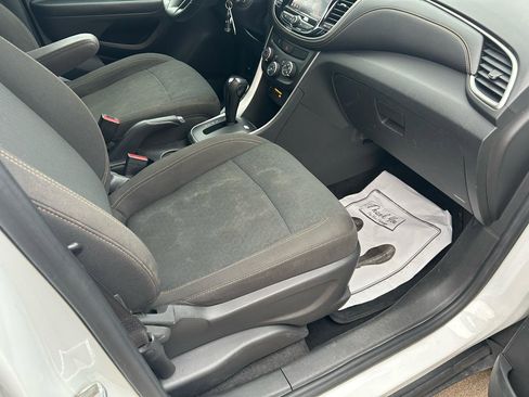 Used 2022 Chevrolet Trax LS w/ Tint and Cruise Package image 12