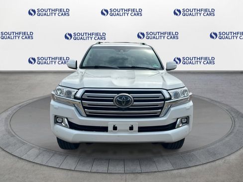 Used 2018 Toyota Land Cruiser image 9