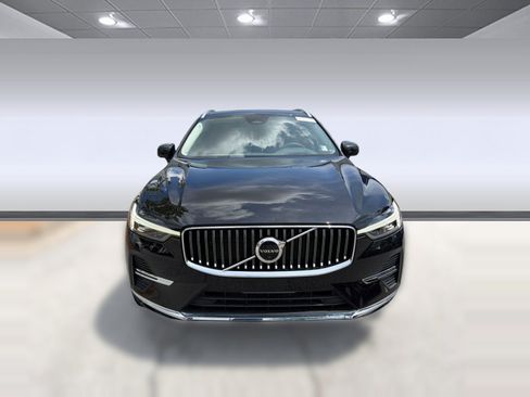 Certified 2023 Volvo XC60 B5 Ultimate w/ Climate Package FWD image 6