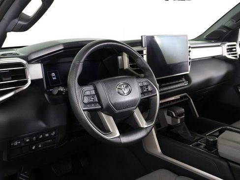 Used 2025 Toyota Tundra Limited AWD/4WD image 28