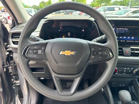 Used 2024 Chevrolet TrailBlazer LS w/ LS Confidence Package FWD image 24