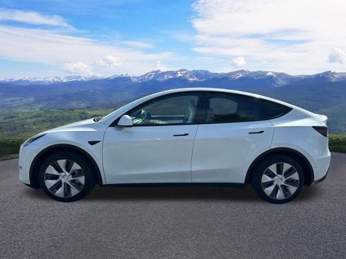 Used 2020 Tesla Model Y Long Range image 2