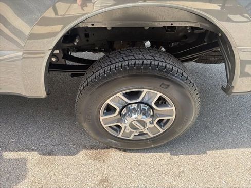 Used 2025 Ford F250 XLT AWD/4WD image 12