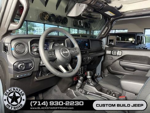 Used 2025 Jeep Wrangler Unlimited Rubicon 4xe w/ Safety Group AWD/4WD image 14