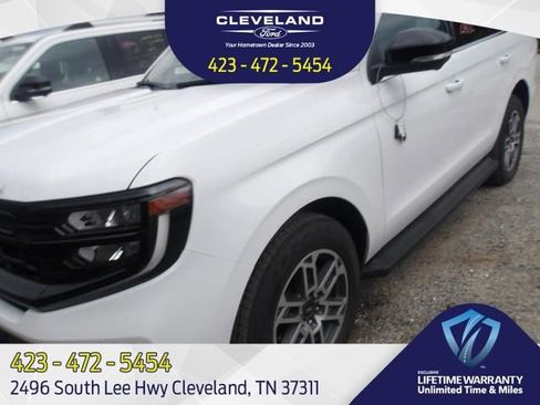 Used 2025 Ford Expedition Active AWD/4WD image 1