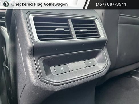 Used 2025 Volkswagen Atlas Cross Sport SEL AWD/4WD image 28