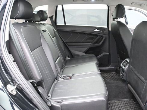 Used 2022 Volkswagen Tiguan SE AWD/4WD image 18