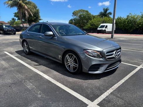 Used 2018 Mercedes-Benz E 400 4MATIC Sedan image 8