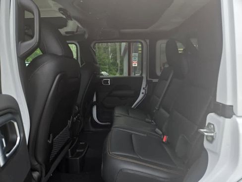 New 2026 Jeep Wrangler Unlimited Sahara AWD/4WD image 22