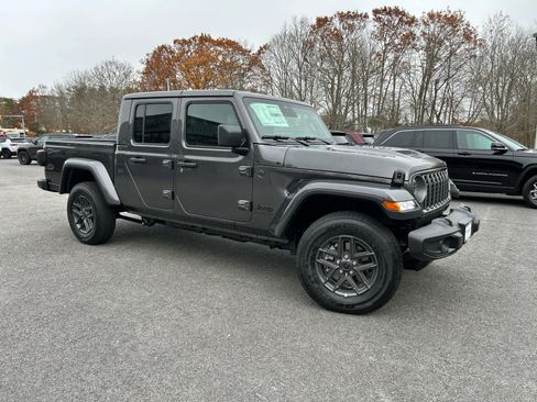 New 2026 Jeep Gladiator Sport image 3