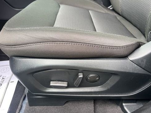 Used 2024 Ford Explorer XLT image 23