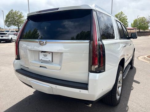Used 2019 Cadillac Escalade Luxury AWD/4WD image 5