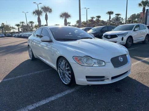 Used 2010 Jaguar XF Luxury image 5