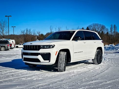 New 2026 Jeep Grand Cherokee Limited image 8