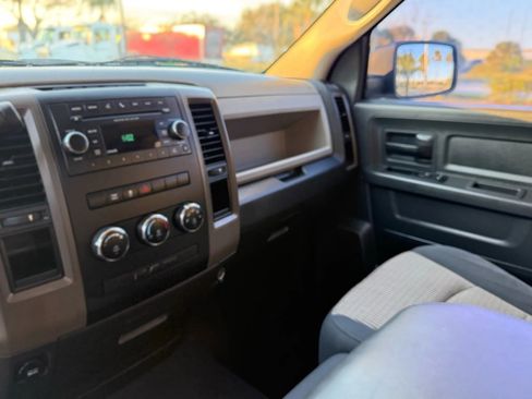 Used 2012 RAM 1500 Express RWD image 23