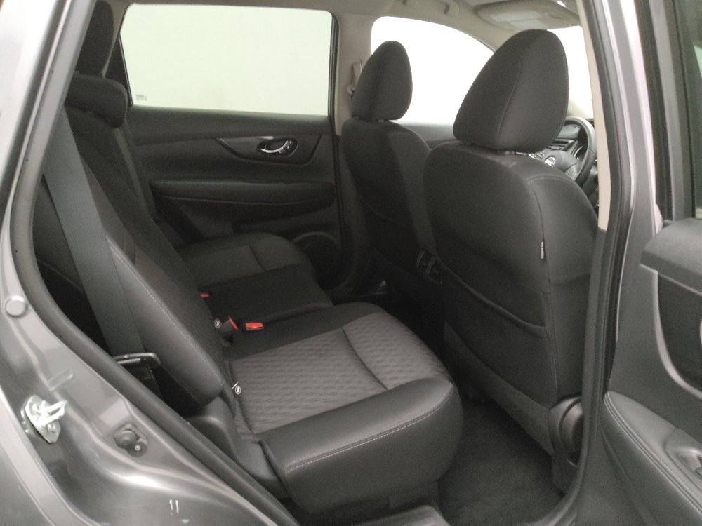 Used 2019 Nissan Rogue SV FWD image 19