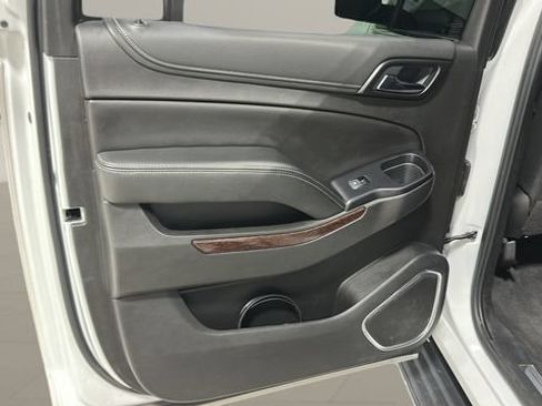Used 2020 GMC Yukon XL SLT w/ Open Road Package AWD/4WD image 29
