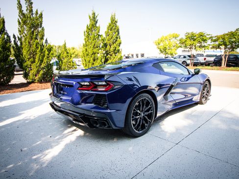 Used 2025 Chevrolet Corvette Stingray Coupe w/ Body-Colour Dual Roof Package RWD image 10