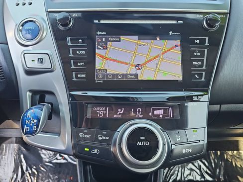Used 2017 Toyota Prius V Four w/ Carpet Mat Package FWD image 21