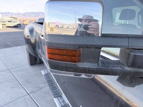 Used 2015 GMC Sierra 3500 Denali w/ Duramax Plus Package image 23