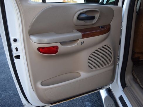 Used 2003 Ford F150 Lariat image 31