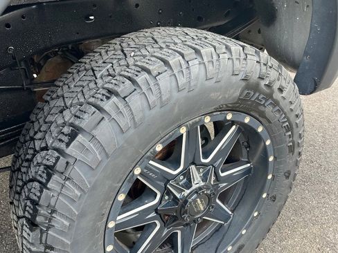 Used 2016 Ford F250 XLT w/ XLT Premium Package AWD/4WD image 8