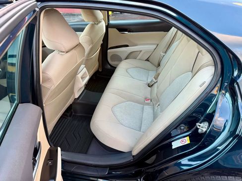 Used 2019 Toyota Camry LE image 14