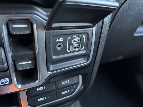 Used 2022 Jeep Wrangler Unlimited Sahara w/ Cold Weather Group image 42