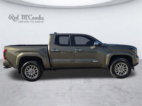 Used 2025 Toyota Tacoma Limited AWD/4WD image 8