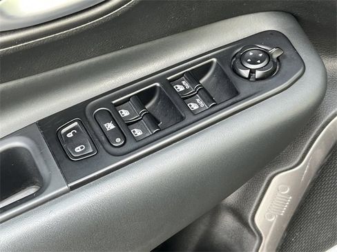 Certified 2022 Jeep Renegade Latitude w/ Convenience Group image 15