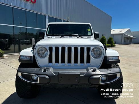 Used 2019 Jeep Wrangler Unlimited Sahara AWD/4WD image 2