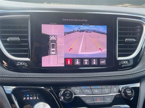 New 2025 Chrysler Pacifica Select image 22