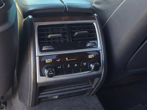 Used 2020 BMW 740i w/ M Sport Package RWD image 18