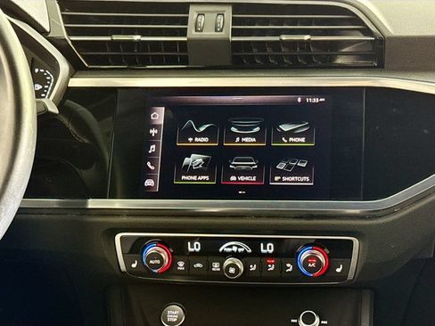 Used 2020 Audi Q3 2.0T Premium w/ Convenience Package AWD/4WD image 13