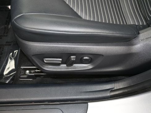 Used 2022 Toyota Camry SE image 15