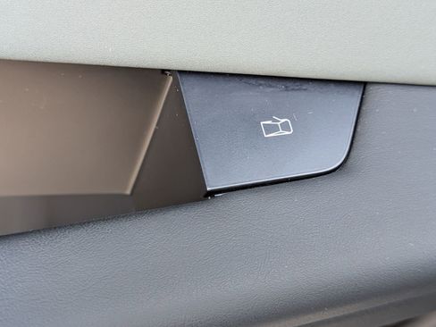 Used 2024 Tesla Cybertruck AWD Crew Cab image 13