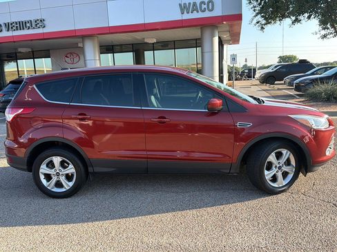 Used 2014 Ford Escape SE FWD image 2