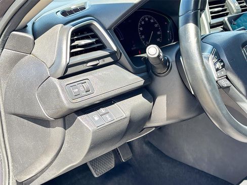 Used 2019 Honda Insight Touring image 10