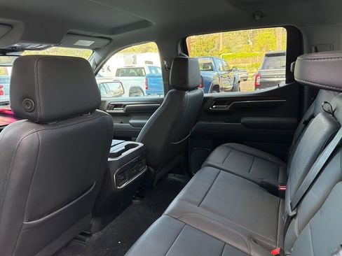 Used 2023 GMC Sierra 1500 SLT w/ SLT Premium Package RWD image 5