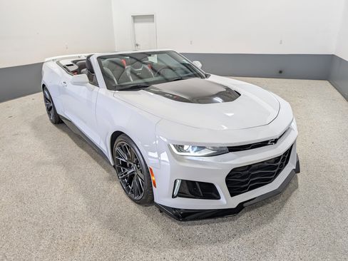 Used 2018 Chevrolet Camaro ZL1 RWD image 9