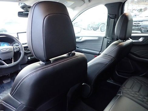 Certified 2024 Ford Escape Platinum w/ Premium Technology Package image 16