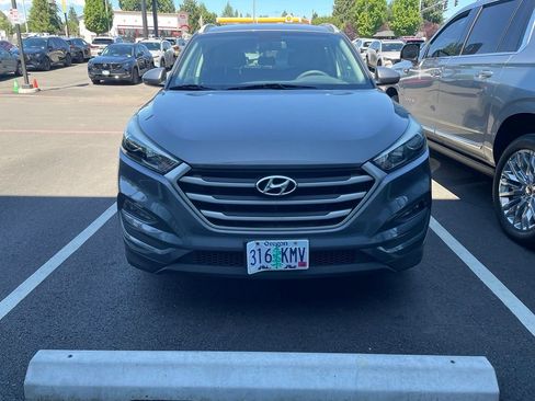 Used 2017 Hyundai Tucson SE w/ SE Popular Package 02 AWD/4WD image 7