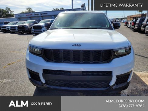 New 2025 Jeep Grand Cherokee L Altitude AWD/4WD image 17