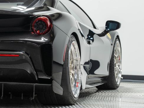 Used 2019 Ferrari 488 Pista Coupe RWD image 20